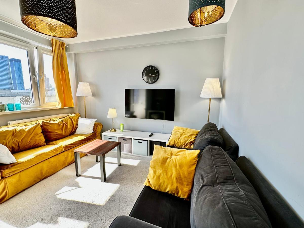 Gold 2 King Size Bed, Metro X2 Free Wifi, 50'Tv Netflix, Hbo, Appletv+ Leilighet Warszawa Eksteriør bilde